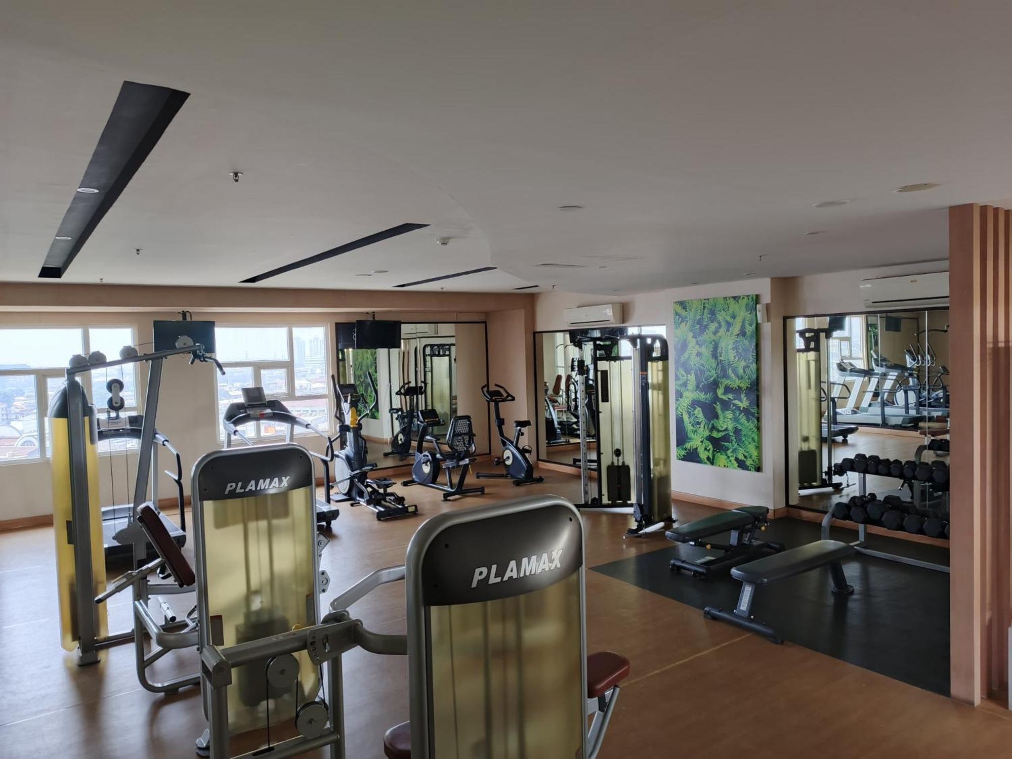 2Br Lucky Tower Residence Jakarta Old Town Top Floor Condo Exterior photo